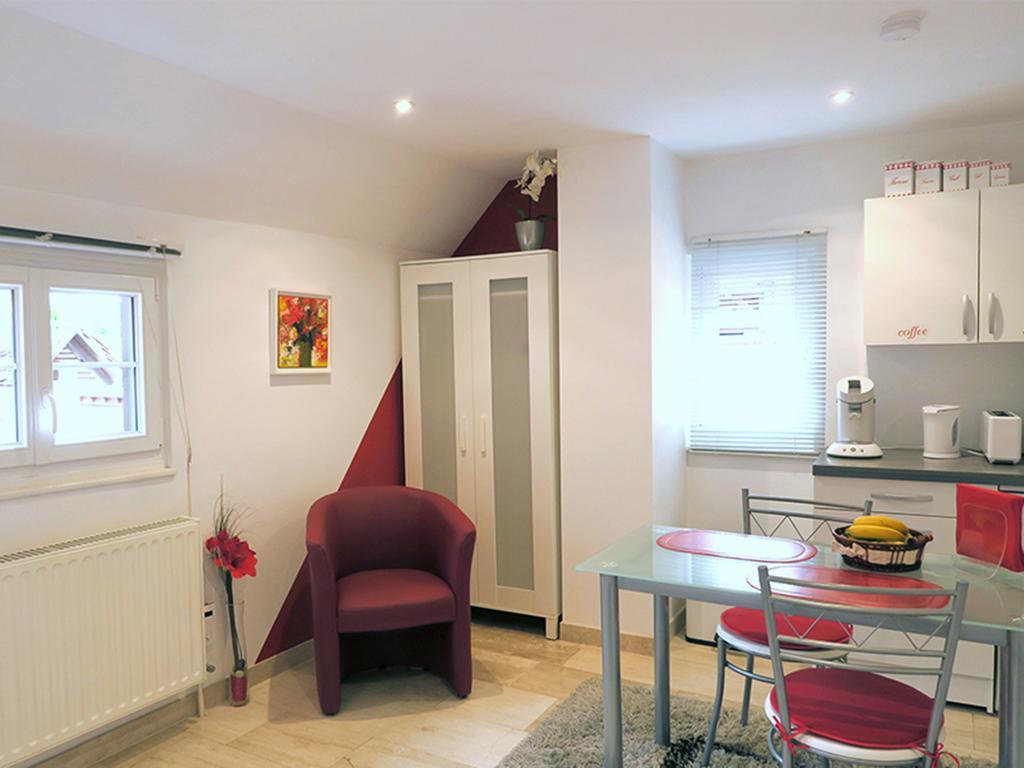 フェンデンハイム La Cour Des Amis Bed & Breakfast エクステリア 写真